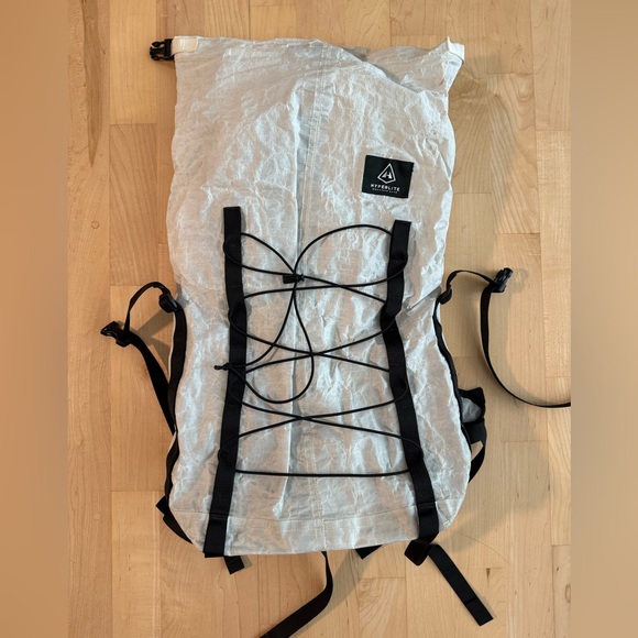 Hyperlite Summit 30 backpack - Picture 3 of 9